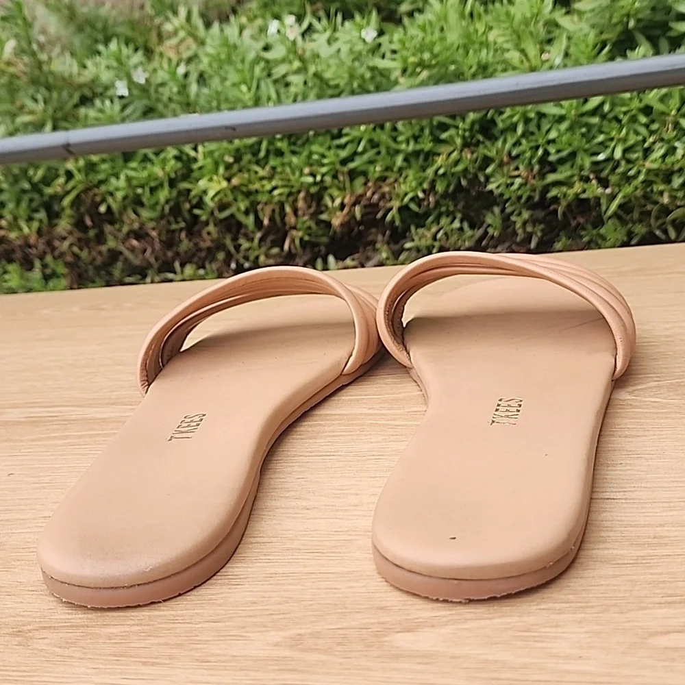 Tkees beige/tan slide Size 7 - Picture 4 of 10